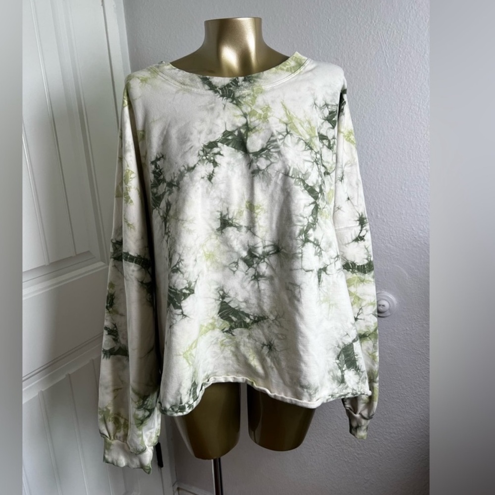 Lululemon green tie dye crewneck